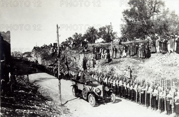 Turkish military commander reviews troops in Palestine 1916