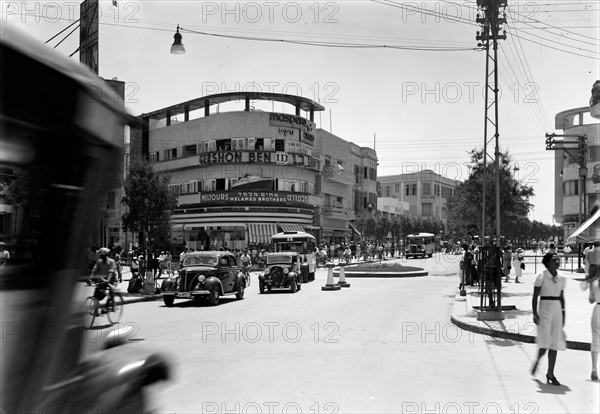 Photograph of Allenby Street in Tel Aviv