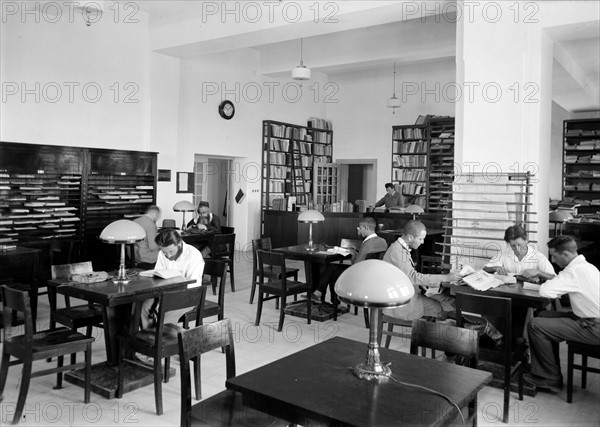 Photograph of the interior of The Hebrew University Library