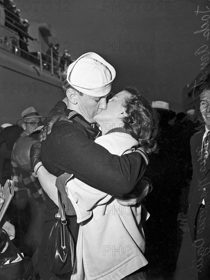 Arrival of the crew of the USS Helena at Long Beach from the war in Korea