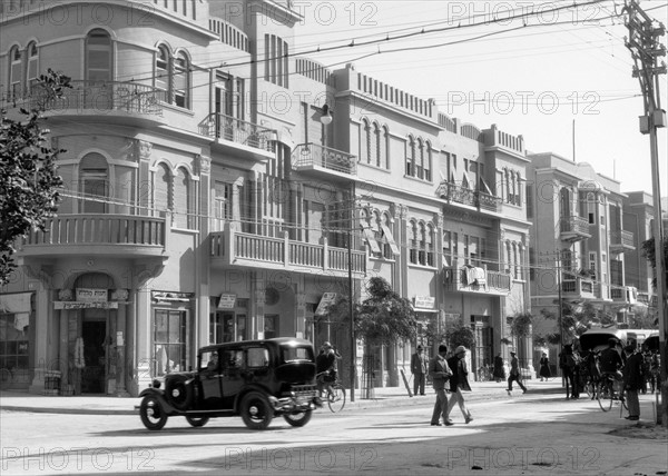 Photograph of Allenby Street in Tel Aviv