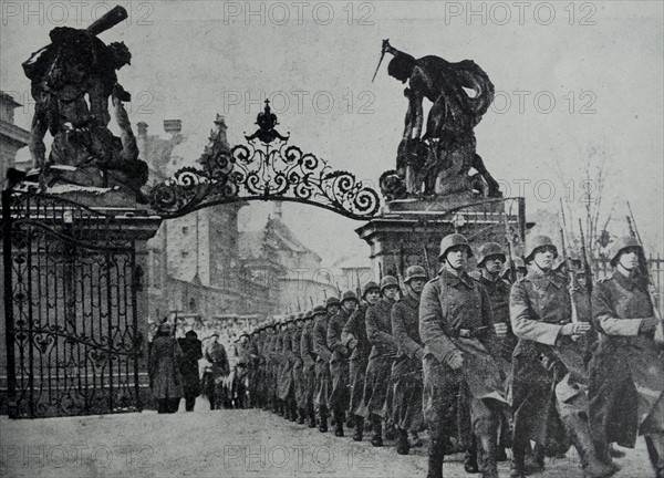 Photograph of Nazis occupying Prague Castle