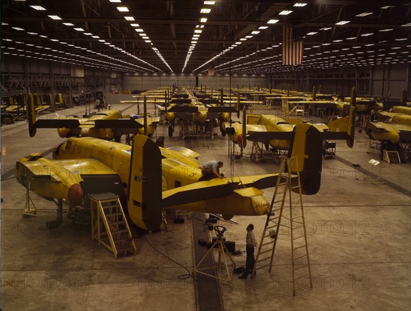 Assembling B-25 bombers at North American Aviation, Kansas City