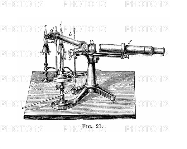 Steel engraving depicitng a Spectroscopic Apparatus