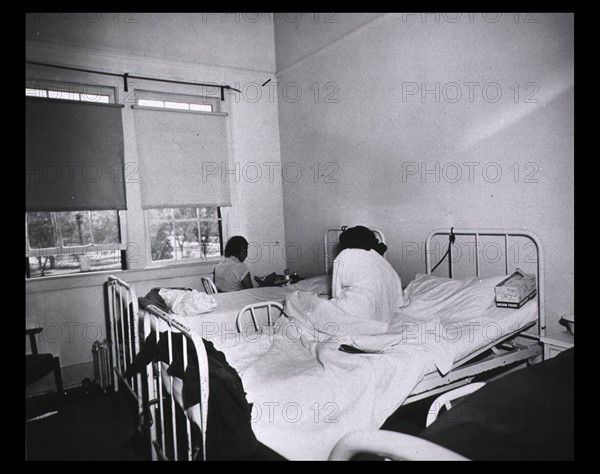 Photograph of women in Sanitorium