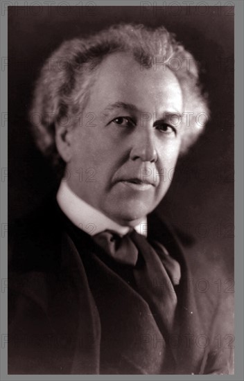 Photograph of Frank Lloyd Wright