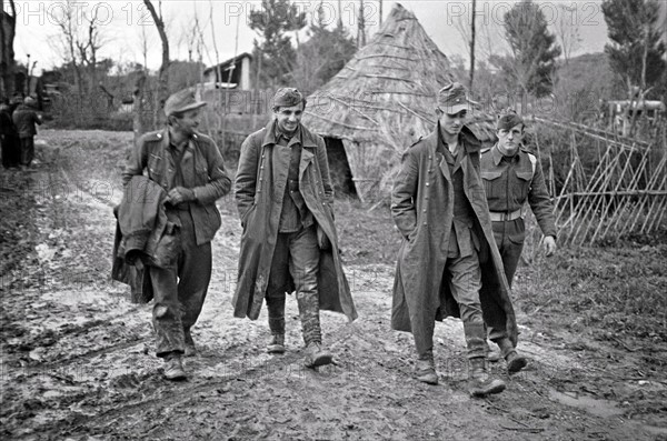 Photograph of German prisoners on Christmas Morning 1943