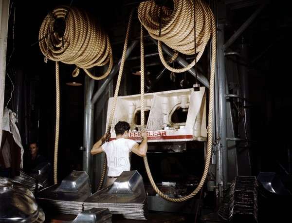 Photograph of a Sheet metal production 1942