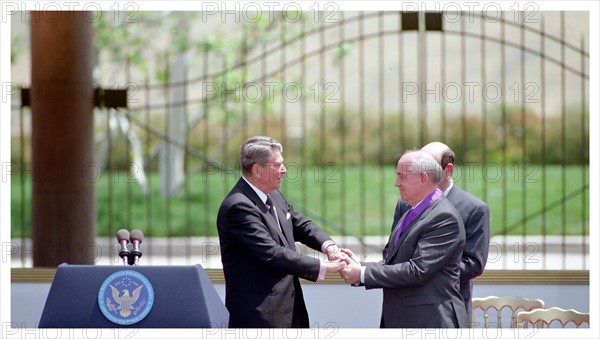 Photograph of President of Ronald Reagan and Soviet Leader Mikhail Gorbachev