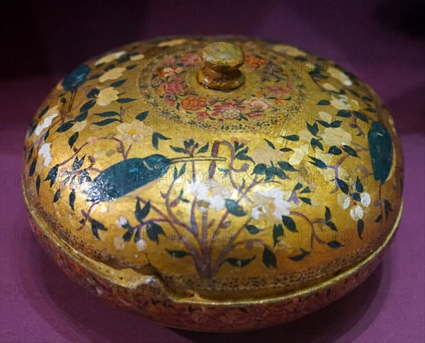 18th century, Mughal Powder bowl from Kashmir, India