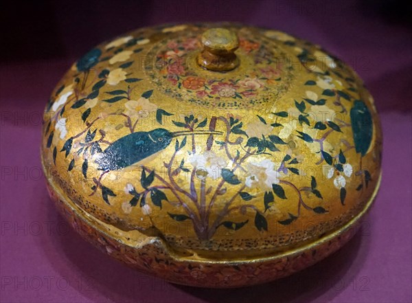 18th century, Mughal Powder bowl from Kashmir, India