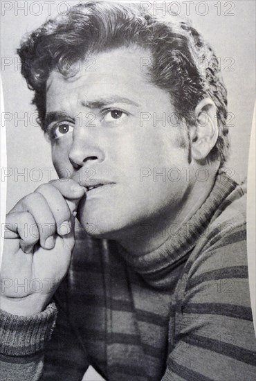 Photographic portrait of Gordon MacRae