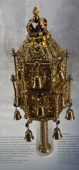 Gold Torah Crown which is thought to have come from the court of the Hasidic leader Rabbi Israel Friedman of Ruzhin