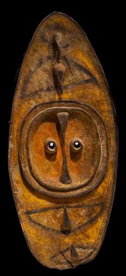 Garra, shield-like figure from Papua New Guinea