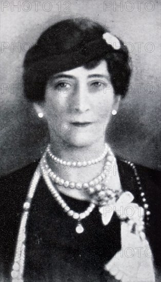 Photographic portrait of Maud of Wales