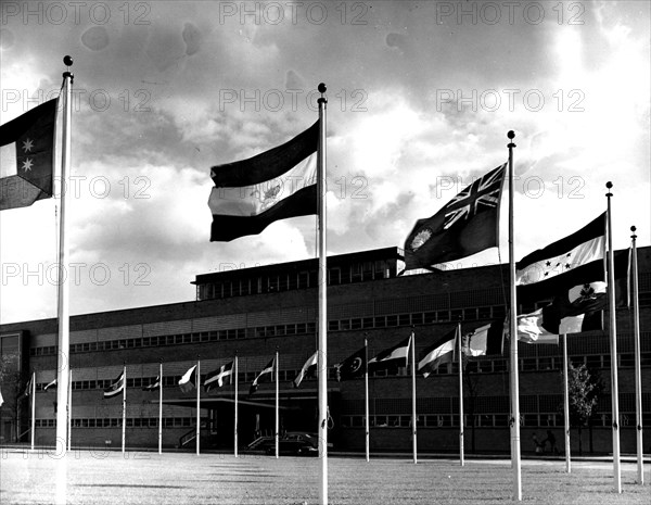 Photograph of the exterior of the United Nations Headquarters in New York