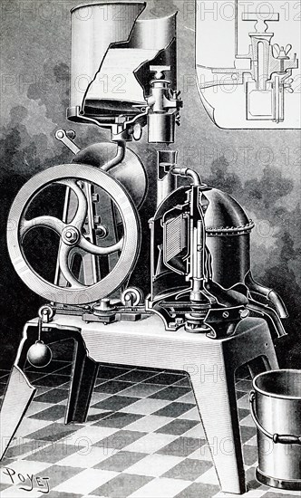 A centrifugal cream extractor