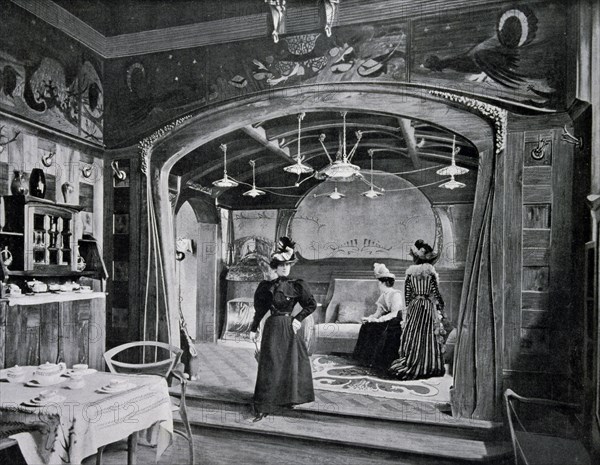 Photograph taken at the Esplanade des Invalides; showing a modern interior habitation.