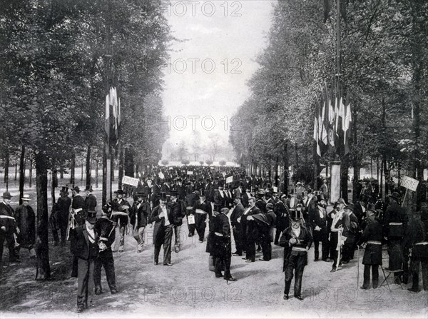 Photograph of a crowd of civil servants who had attended the great banquet