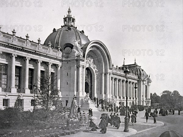 Photograph of an exterior shot of the basement of the Little Palace.