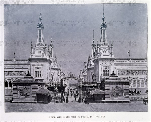 Photograph of the Esplanade taken from the Hotel des Invalides