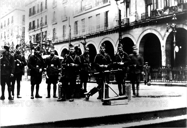 Nationalists soldiers in the streets of Zaragoza, 1936