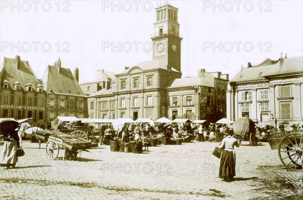 Charleville-Mézières (Ardennes), la place du marché