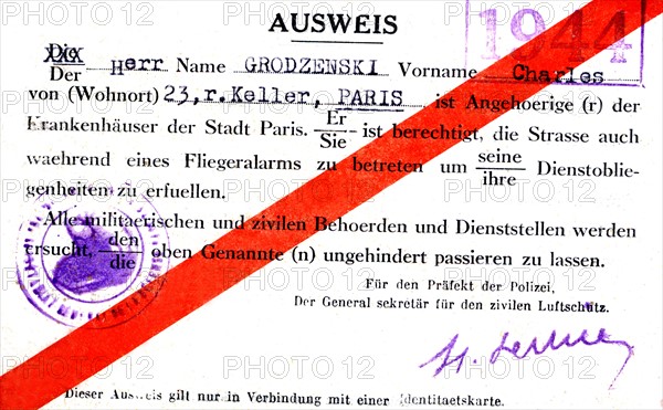 Paris. Pass in German language