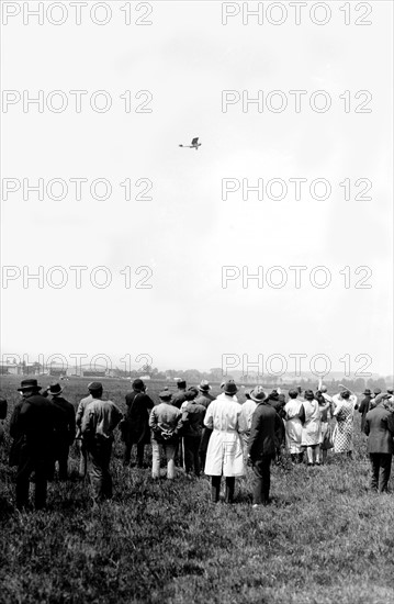 Charles Lindbergh à l'aéroport du Bourget, mai 1927