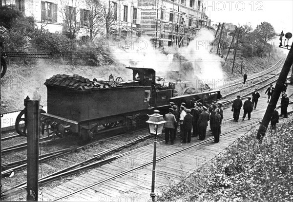 Railwaymen on strike