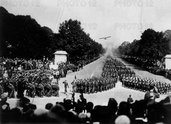 Le défilé de la victoire à Paris, 1945