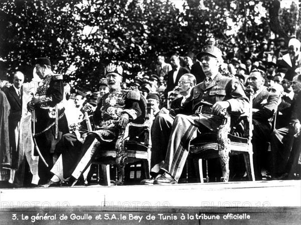 Victory parade in Paris. General de Gaulle and His Highness the Bey of Tunis, 1945
