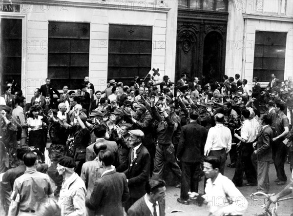 Liberation of Paris: the Nazi surrender