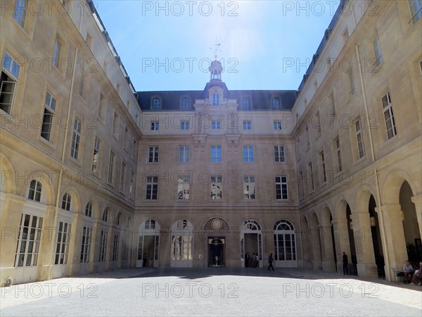 Hôtel de la Marine, cour d'Estienne d'Orves, Paris