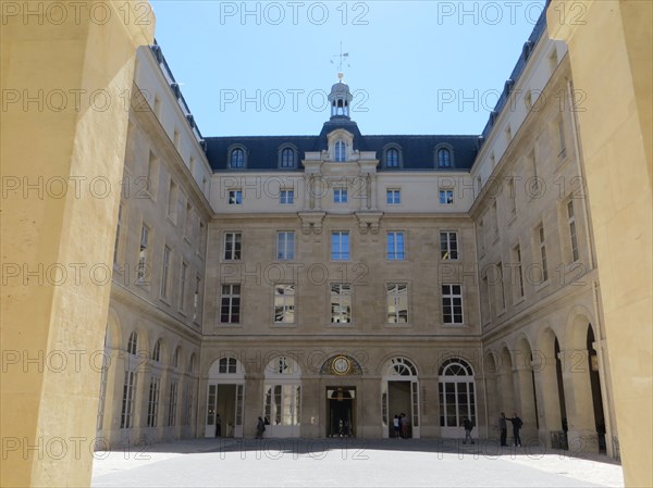 Hôtel de la Marine, cour d'Estienne d'Orves, Paris