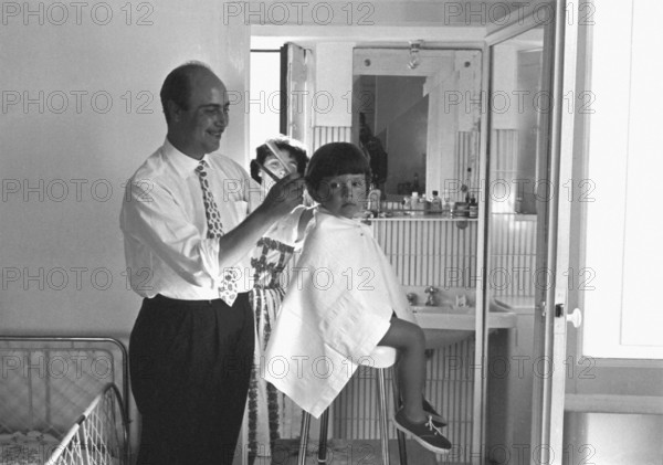 Jackie Kennedy. Summer 1962. Vacation in Ravello (Italy). Lee Radziwill and family