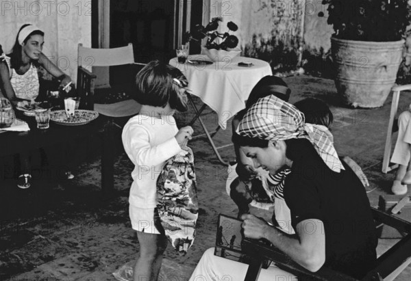 Jackie Kennedy. Eté 1962. Vacances à Ravello (Italie). Chaise longue