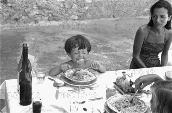 Jackie Kennedy. Eté 1962. Vacances à Ravello (Italie). Lee Radziwill et sa famille