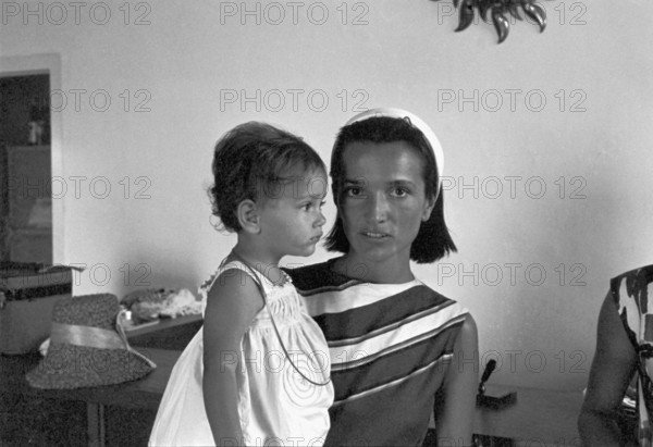 Jackie Kennedy. Summer 1962. Vacation in Ravello (Italy). Lee Radziwill and family