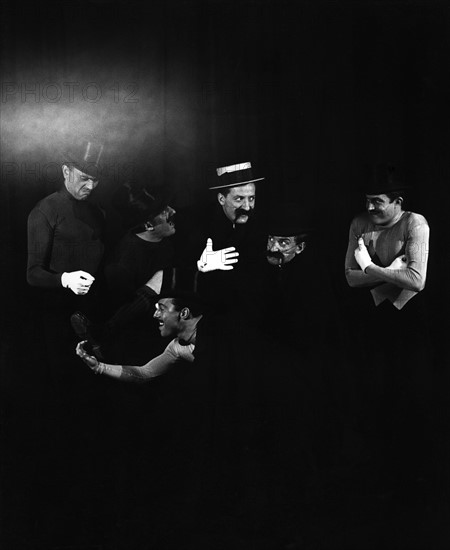 The chansonniers Frères Jacques, 1953