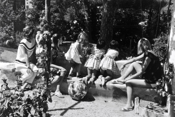 Jackie Kennedy and Caroline 1962