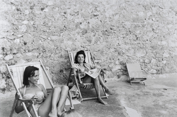 Jackie Kennedy and Lee Radziwill, 1962