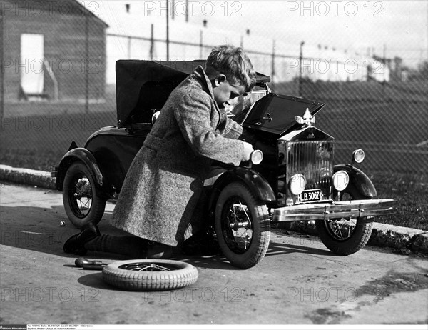 Un apprenti mécanicien, 1929