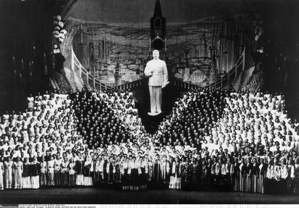 Pièce de théâtre à la mémoire de la vie de Staline, 1951