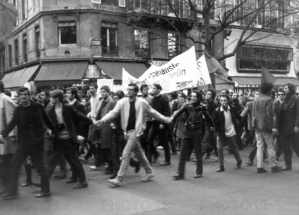 Manifestation étudiante au Quartier Latin à Paris, 1968