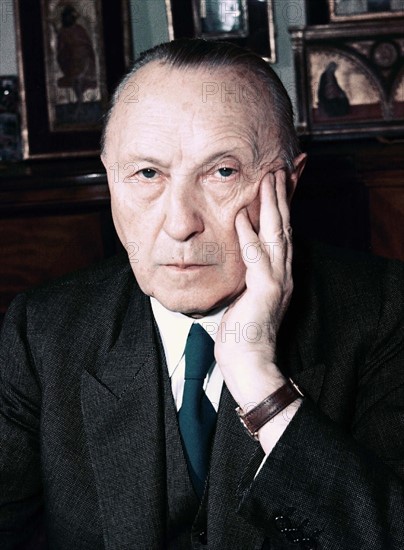 Konrad Adenauer, 1949