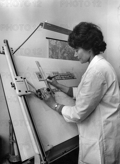 Portrait de femme, 1970-1979 : dessinatrice industrielle