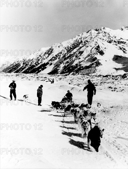 Sir Edmund Hillary lors d'un entraînement en Nouvelle-Zélande, 1956