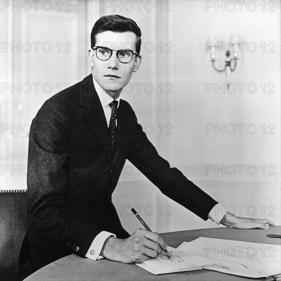 Yves Saint Laurent en 1957