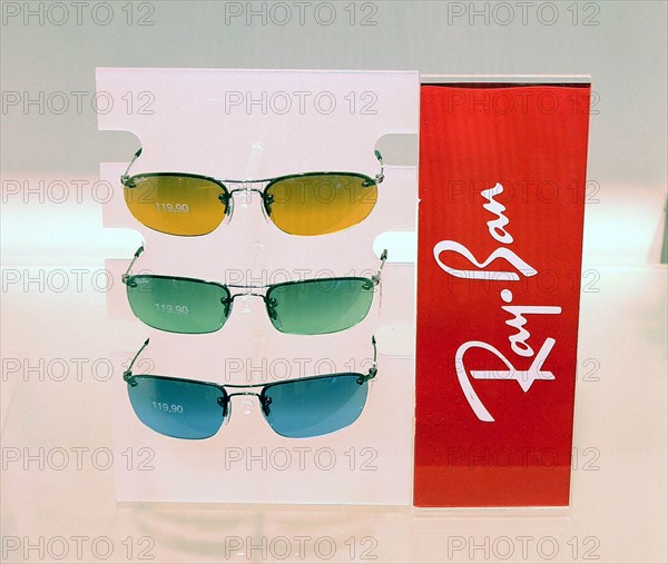 Présentoir à lunettes de soleil Ray Ban